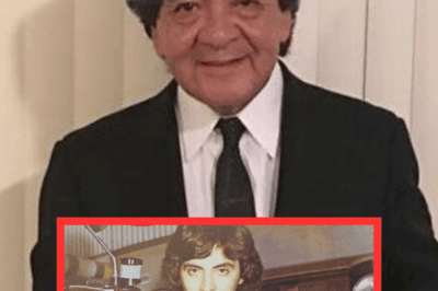 “Lucho Muñoz ya roza los 80”: Del niño tímido al eterno romántico de la música latina Con casi ocho décadas de vida, Lucho Muñoz —la voz insigne de Los Galos— ha recorrido un camino que pocos imaginan: de sus humildes inicios como un joven tímido y soñador, al estrellato como uno de los grandes íconos de la balada romántica en español. Su historia es un testimonio de talento, perseverancia y pasión que ha dejado huella en generaciones. Ver detalles 👇👇