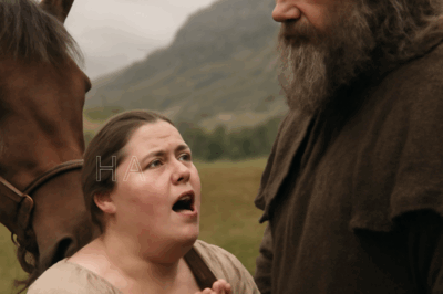 “¡No Compres El Caballo, Cómprrame A Mí!” Suplicó La Muchacha Corpulenta Al Hombre De La Montaña