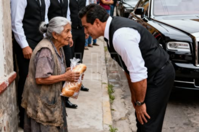 Una anciana le dio su último bolillo a un indigente… una semana después, su calle se llenó de camionetas de lujo