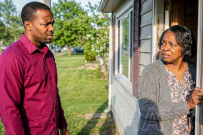 Mi esposa murió hace años. Cada mes le enviaba $300 a su mamá. Hasta que me enteré…