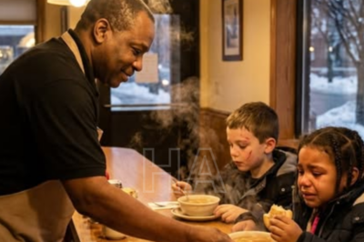 Les dio de comer gratis una noche de nieve y desaparecieron. 22 años después, un Rolls-Royce se detuvo frente a su puerta y lo que pasó te hará llorar.