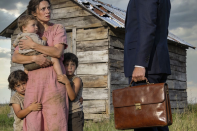 El multimillonario regresa para vender la casa de su infancia que abandonó… solo para descubrir que su esposa “muerta” está viva dentro, criando al hijo que él nunca supo que tenía.